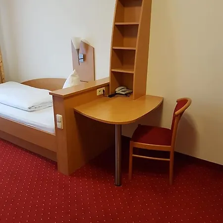 Viktoria 3*