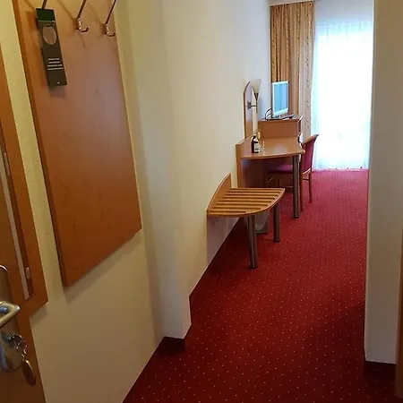 Viktoria 3*
