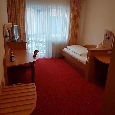 Viktoria 3* Хоэнбрунн