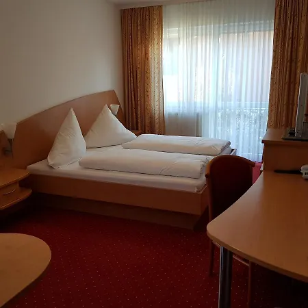 Viktoria Hotel 3*