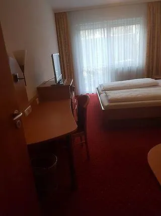 Viktoria Hotel 3*