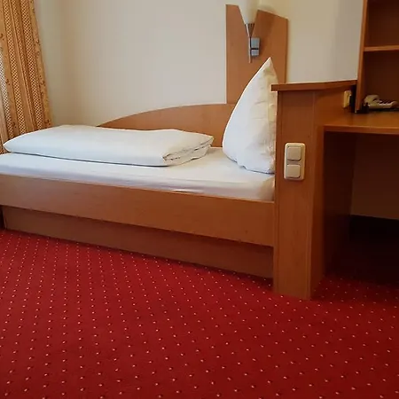 Viktoria Hotel 3*