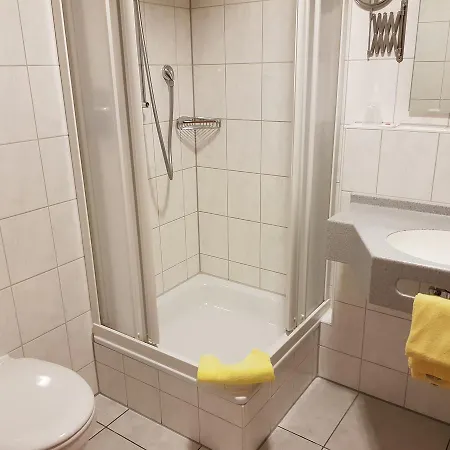 Viktoria Hotel 3*