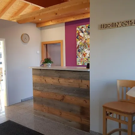 Viktoria Hotel 3*